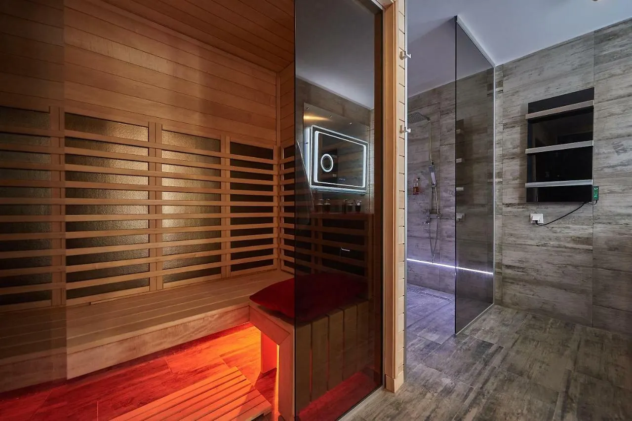 Quarter Aparthotel Lviv 0*,